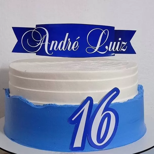 Bolo de Aniversário Masculino → Moderno, Personalizado, Simples, Azul