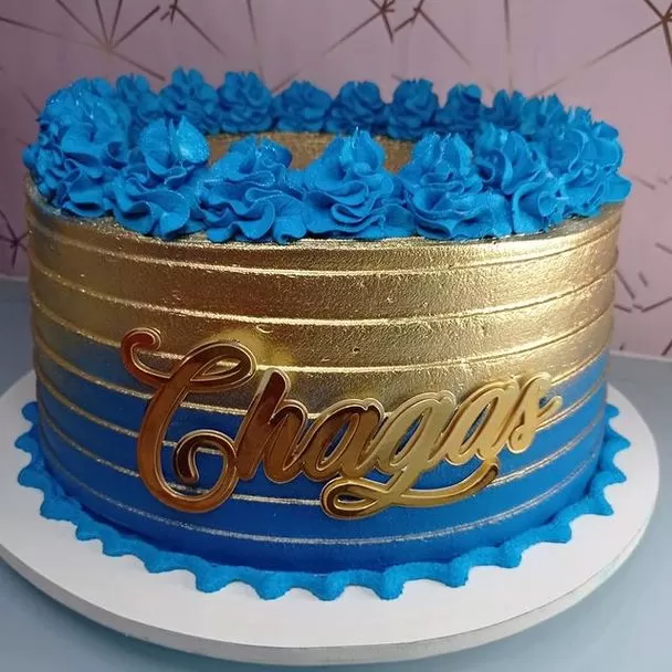 Decoração de Bolo de Aniversário Masculino. Azul e Dourado