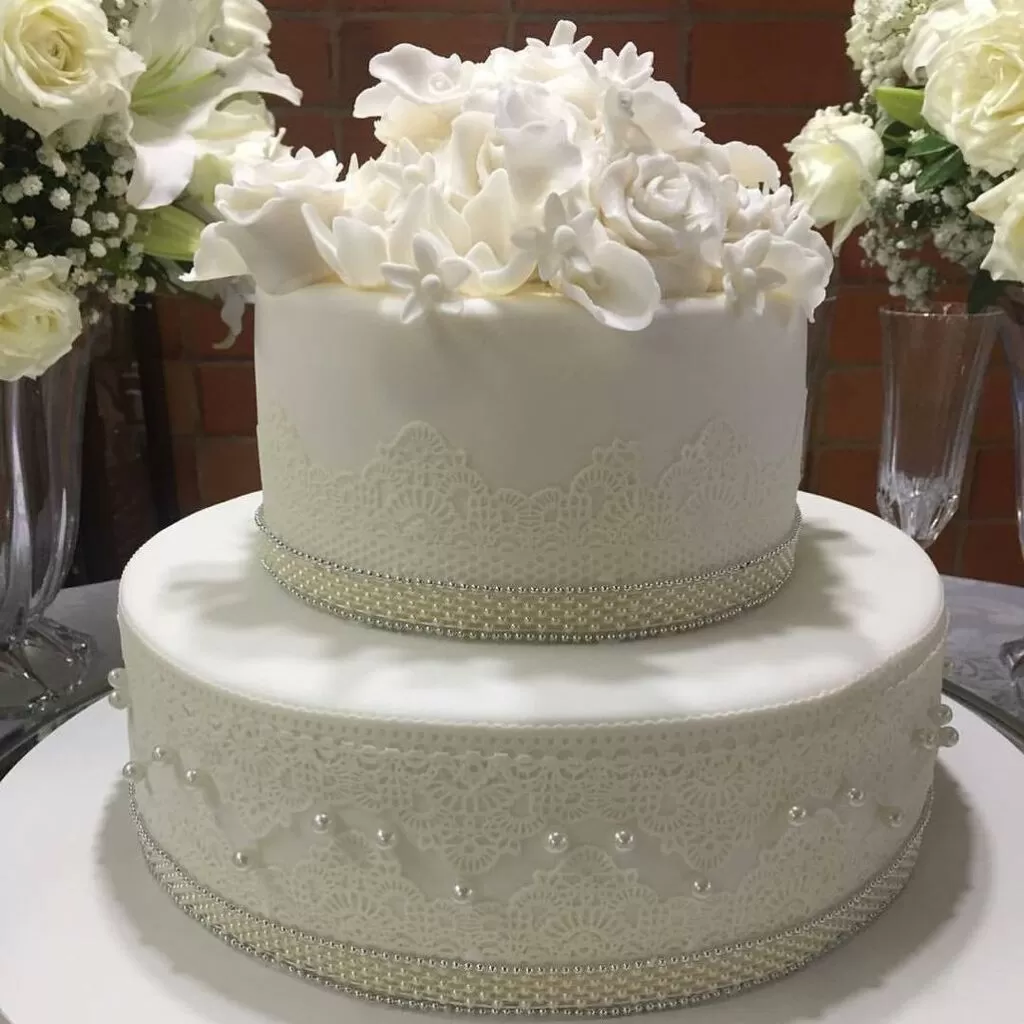 40 Modelos de Bolo de Casamento. Renda e Pérolas