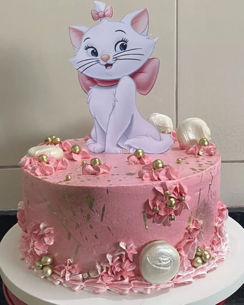 Bolo de Aniversário Infantil Feminino Gatinha Marie