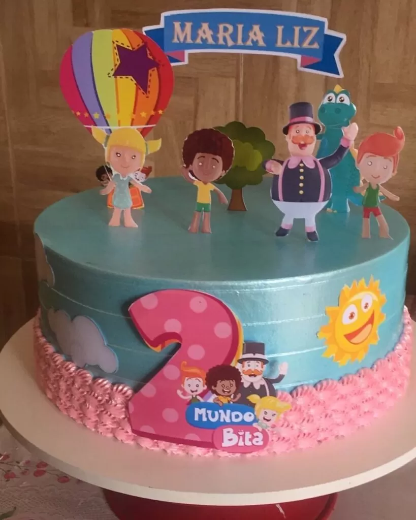 Bolo de desenho animado infantil